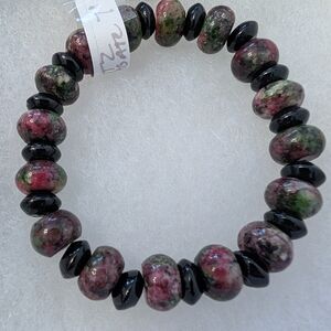 Black Spotted Quartz And Black Agate Stretch Bracelet